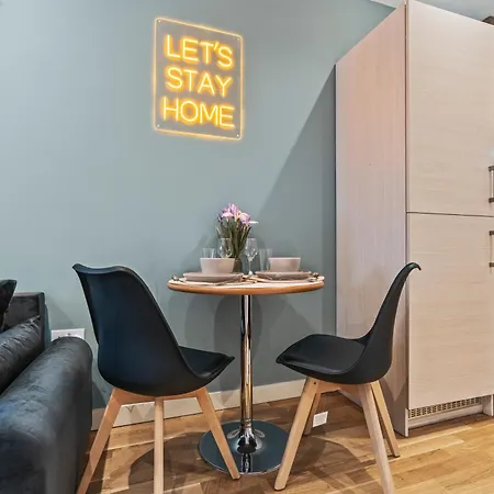 Flat - In Centre - Modern Decor - Sleeps 8 아파트 리즈