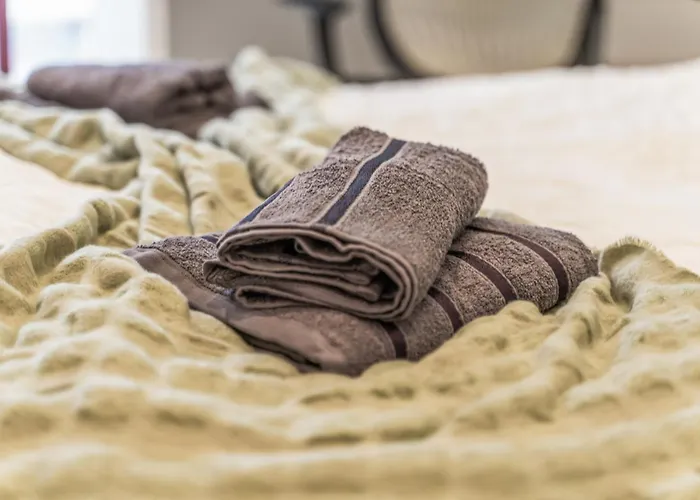 Flat - In Centre - Modern Decor - Sleeps 8 公寓 利兹