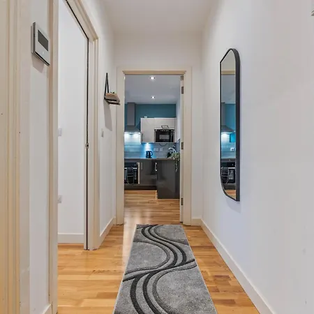 Flat - In Centre - Modern Decor - Sleeps 8 Διαμέρισμα
