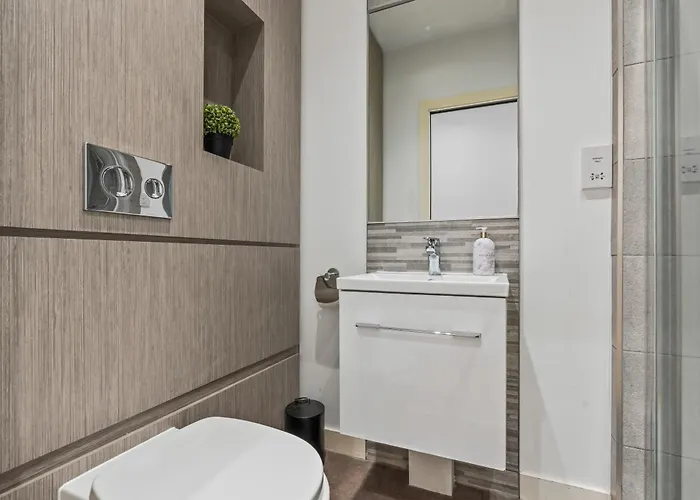 Flat - In Centre - Modern Decor - Sleeps 8 아파트 *